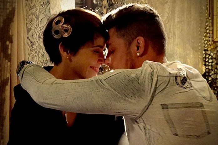 Finalmente! Nina aceita se casar com Jorginho