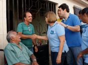 Toninho Lins e Drª Eliza intensificaram as visitas de casa em casa