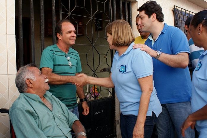 Toninho Lins e Drª Eliza intensificaram as visitas de casa em casa