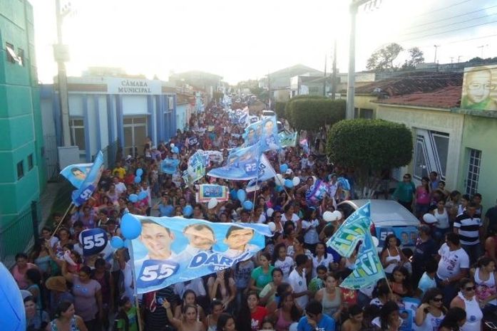 Mulheres realizam caminhada pró Dario Roberto em Feira Grande