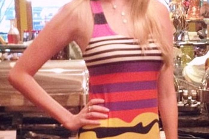 Bárbara Evans aparece mais magra e amigo brinca: 'Bárbara palito'