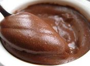 Brigadeirão com creme de avelãs. Excelente opção de sobremesa