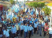 Caminhada do Marlan arrasta multidão no distrito Pé Leve