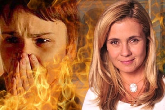 Avenida Brasil: Carminha põe fogo na mansão com Nina dentro