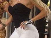 Dona de bumbum gigante, Andréa de Andrade malha de tomara que caia