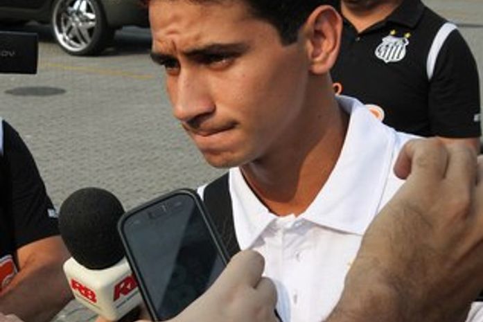 Santos ameaça denunciar São Paulo à Fifa por aliciamento a Ganso