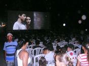 Cinema ao ar livre atrai mais de 800 pessoas na Orla de Maragogi