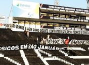 Torcida do Vasco protesta em treino e pede reforços