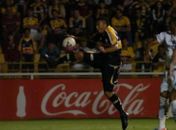 Criciúma vence com gol polêmico do alagoano Zé Carlos
