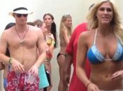 Príncipe Harry teve companhia de prostituta e traficante em festa