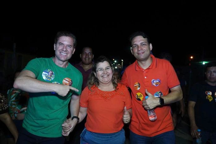 Prefeita Eronita Sposito e deputados Dudu Ronalsa e Marx Beltrão recebem carinho do povo em grande caminhada no bairro Mangazala e Oscar Cunha, em Porto Calvo