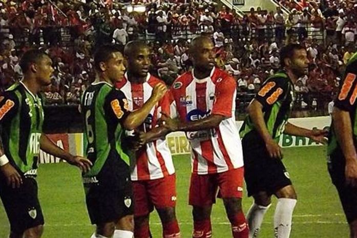 CRB pressiona, mas perde para o América-MG no Rei Pelé