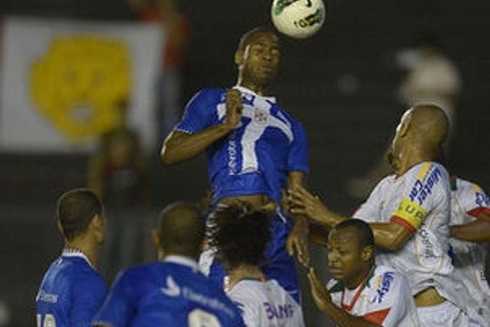 Dedé lembra pressão e pede Vasco ainda melhor