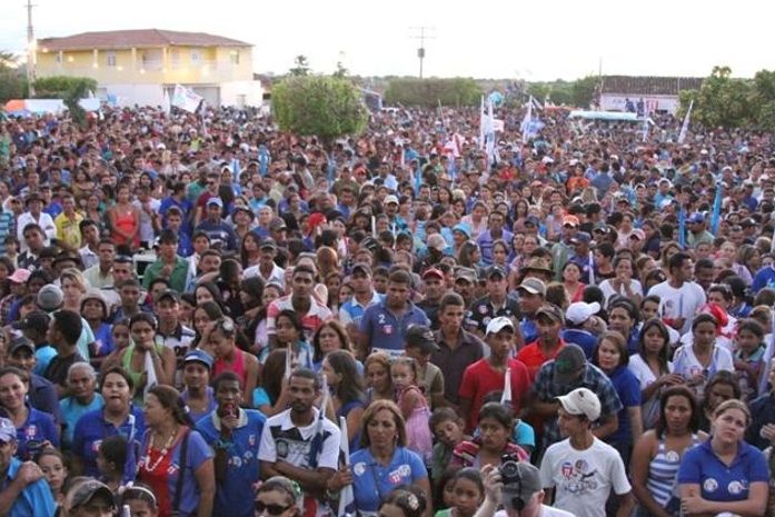 Morro Vermelho assiste o maior comício da história política