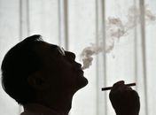Cigarro eletrônico pode causar danos aos pulmões, diz estudo