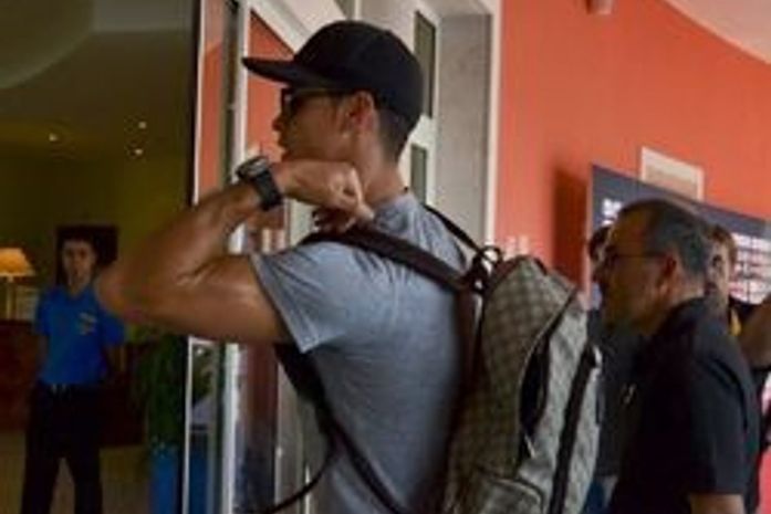 Jornal lista maiores salários do futebol e Cristiano Ronaldo aparece atrás de Conca