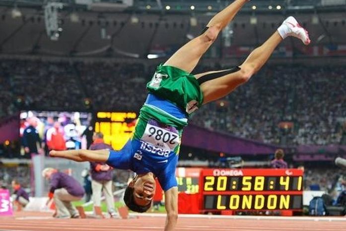 Yohansson comemora a prata com desenvoltura no Estádio Olímpicos de Londres