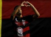 Em eletrizante duelo de líderes, Vitória e Criciúma ficam no empate