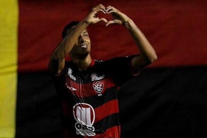 Em eletrizante duelo de líderes, Vitória e Criciúma ficam no empate