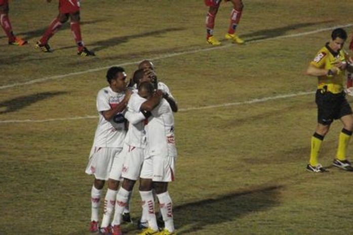 Atacante desencanta e CRB ganha fora de casa pela Série B