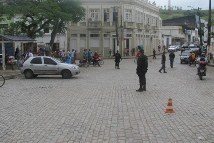 Operação na cidade de Viçosa, com foco em abordagem de
veículos e passageiros