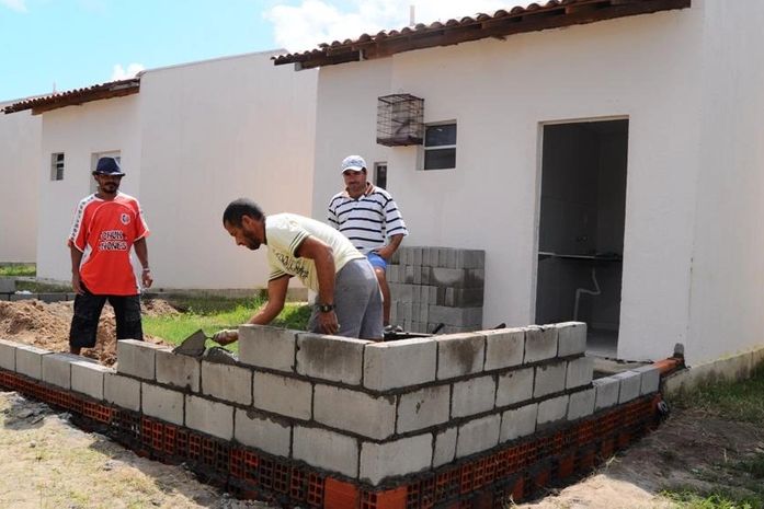 Governo entrega mais de 1.600 casas do Programa da Reconstrução