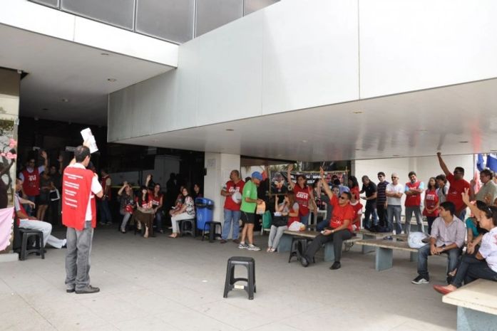 Servidores terminam greve do judiciário