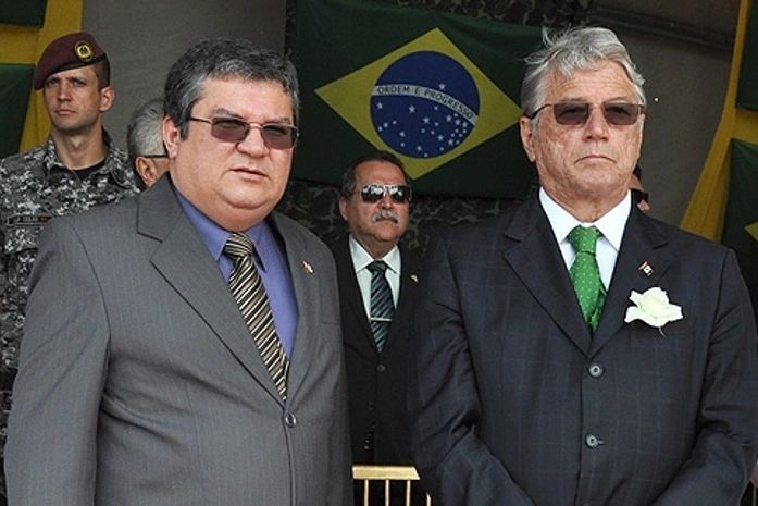 Diretor da Políica Civil,Paulo Cerqueira e governador, Teotonio Vilela 