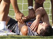 Meia do Valencia sofre dupla fratura durante partida