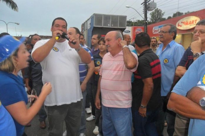Carlos Alberto Canuto na rua do Pilar