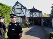 Polícia francesa vai revistar casa de britânico assassinado nos Alpes