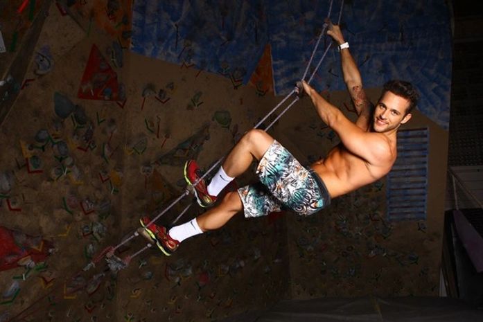 'Sou heterossexual e namoro há um ano e meio', diz Mister Brasil Universo