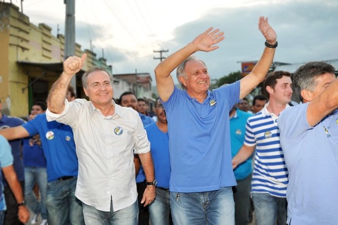 Em União dos Palmares, Renan caminhou ao lado de Mano e candidatos da coligação por 12 km