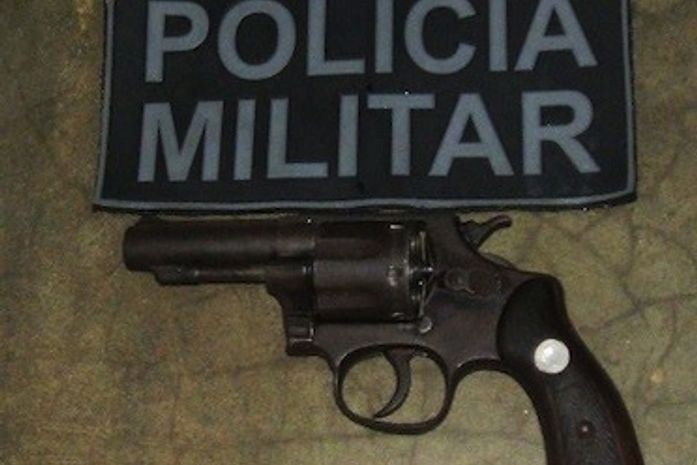 Polícia apreende arma de fogo em Olho D?agua Grande