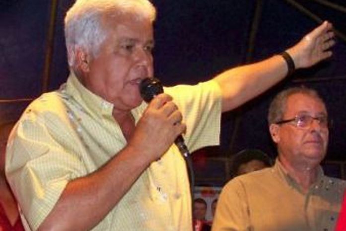 José Thomaz Nonô (DEM) esteve no comício do candidato à reeleição e atual prefeito, Maykon Beltrão (PMDB)