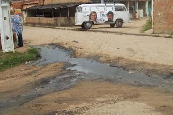 Comunidade Pescaria esgoto a céu aberto