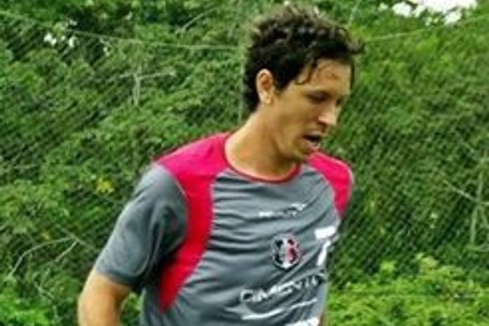 Ex-Corinthians-AL pede '12º jogador' em campo para incentivar Santa Cruz