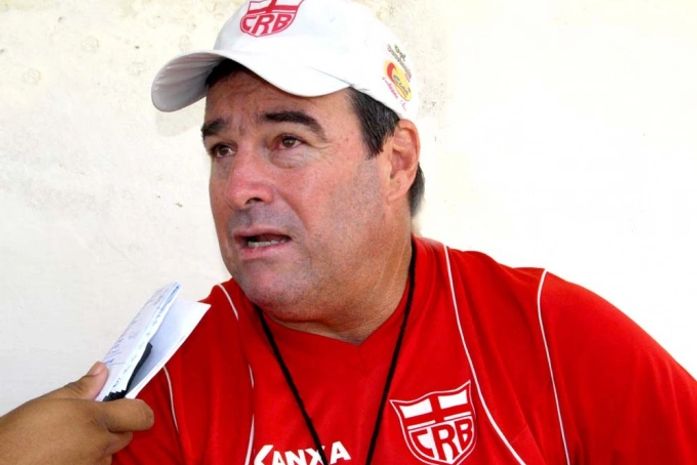 Técnico contabiliza números para livrar CRB do rebaixamento‏