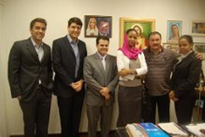 As advogadas sudanesas com Marcelo Brabo e o prefeito de Maceio Cicero Almeida