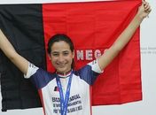 Após 12 anos, menina reencontra pai em prova ciclística