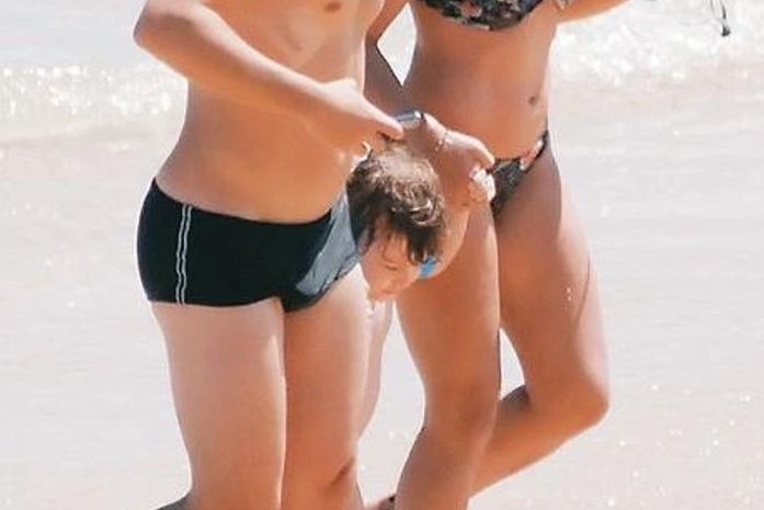 Thiago Rodrigues e Cristiane Dias curtem Fernando de Noronha