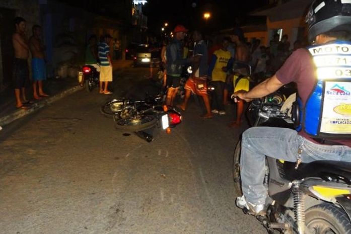 Colisão entre motos faz vítima grave na parte alta da cidade