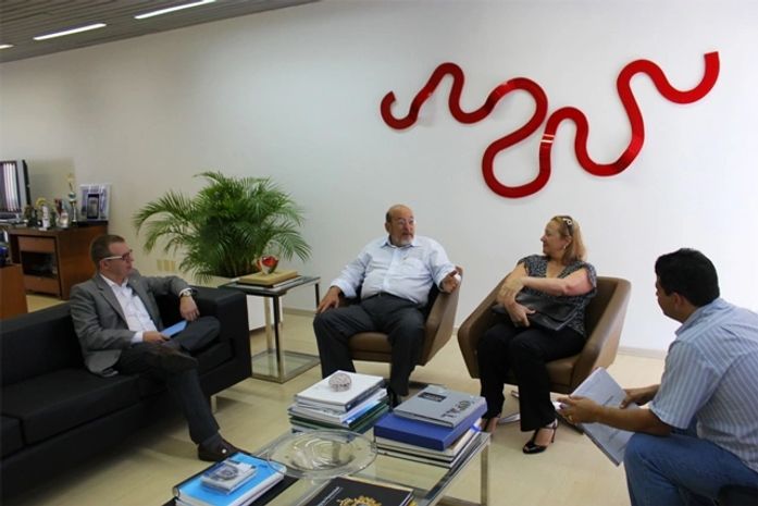 Empresa de calçados vai implantar nova fábrica em Alagoas