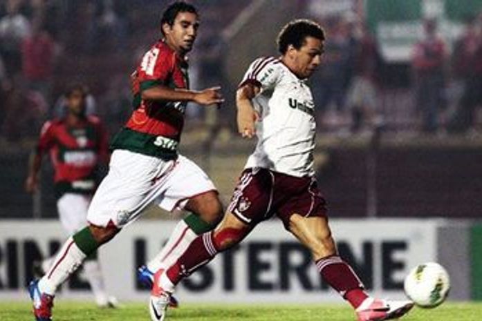 Fluminense joga mal, mas vence a Portuguesa em dois minutos