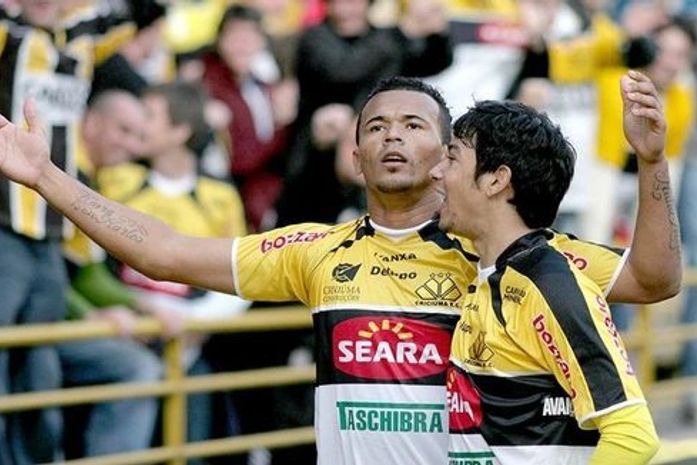 Zé Carlos se recupera rápido e pode voltar ao Criciúma em uma semana