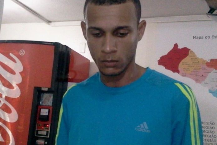 Polícia prende quatro pessoas por tráfico de drogas