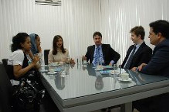 Rosiana Beltrão recebendo no seu gabinete os advogados do Brasil e Sudão