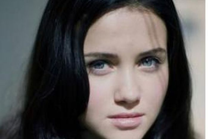 Atriz brasileira faz sucesso em seriado de TV nos EUA