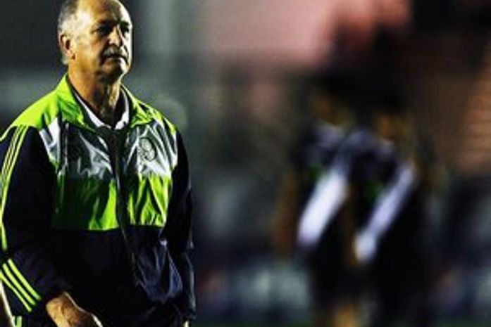 Felipão deixa o comando do Palmeiras após reunião com Tirone