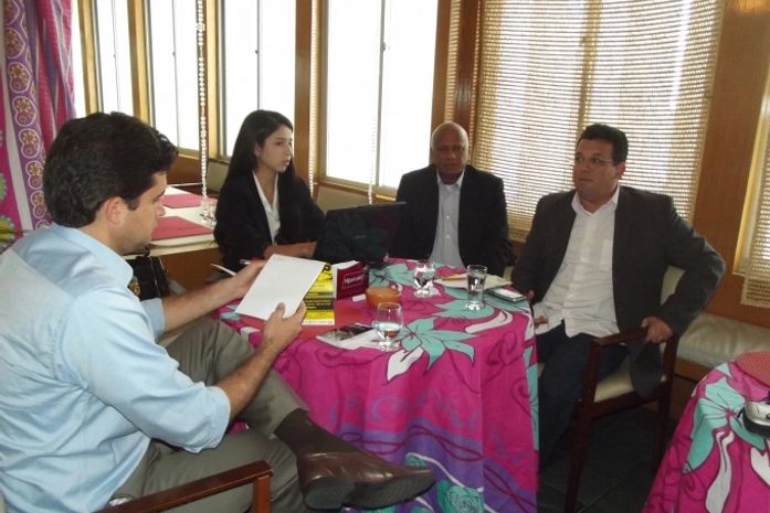 Candidatos a prefeito debatem políticas de igualdade racial